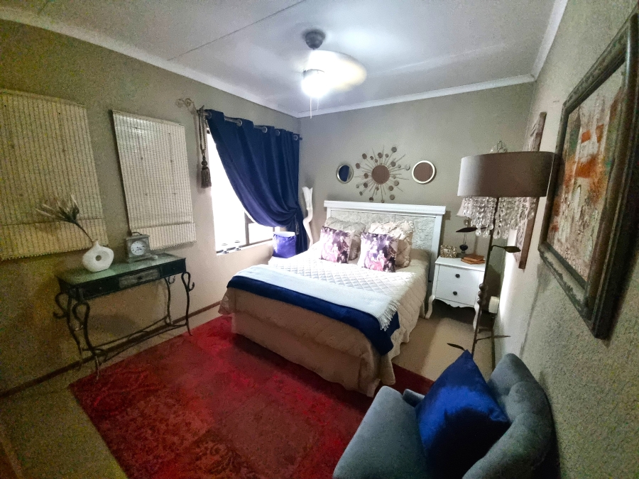 4 Bedroom Property for Sale in Boschdal North West